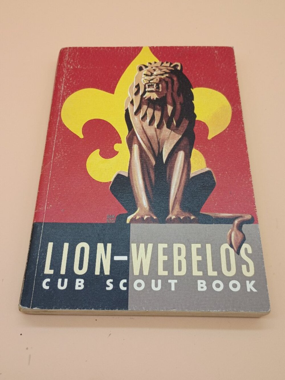 Vintage 1962 Lion - Webelos Cub Scout Boy Scout Handbook. Damage on back cover -